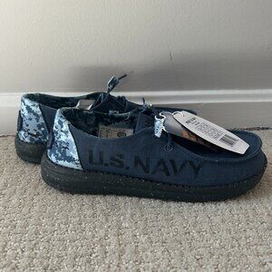 NWT Hey Dude Wendy U.S. Navy Blue Camo